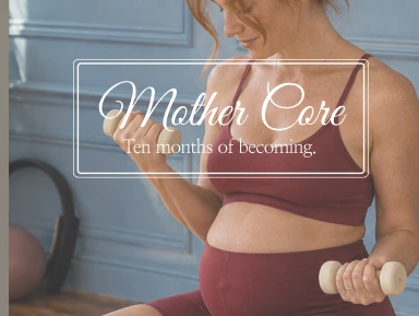 아령 운동을 하는 임산부 — Mother Core, Ten months of becoming.